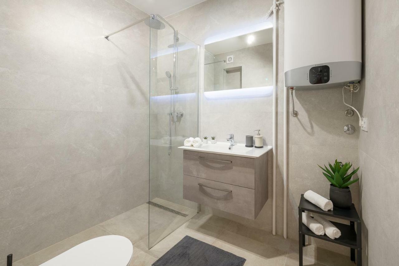Apartments And Rooms Daisy 斯普利特 外观 照片