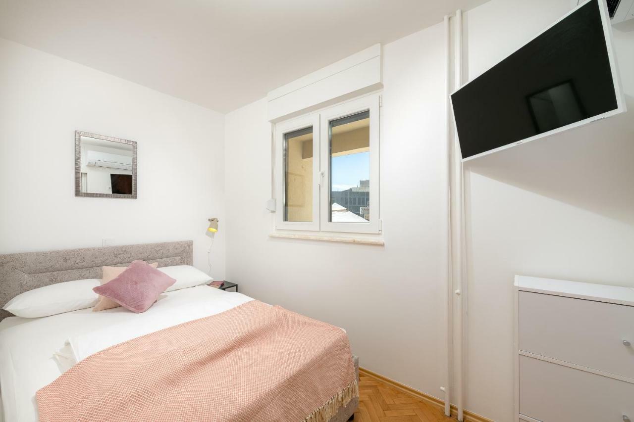 Apartments And Rooms Daisy 斯普利特 外观 照片